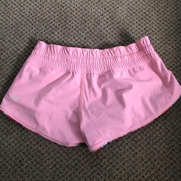 Pants - Lululemon reversible flowabunga shorts size 4